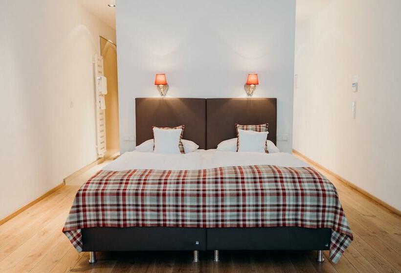 高级大房间, Crystal