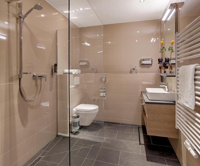 スタンダードルーム, Doctor Weinstube