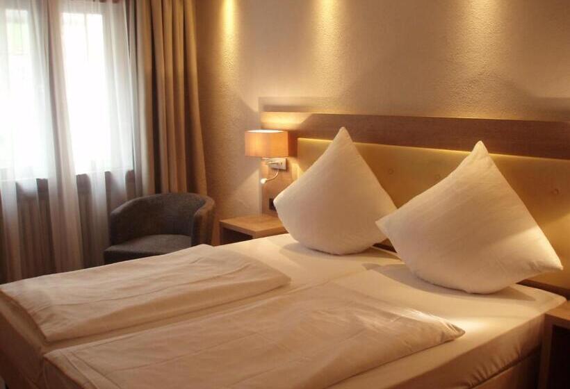 スタンダードルーム, Doctor Weinstube