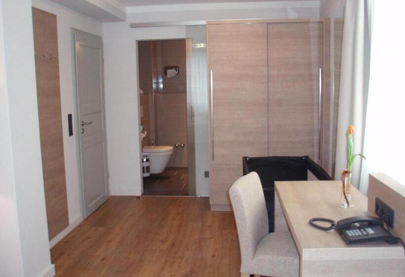 スタンダードルーム, Doctor Weinstube