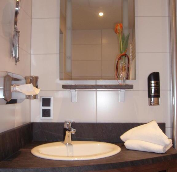 スタンダードルーム, Doctor Weinstube