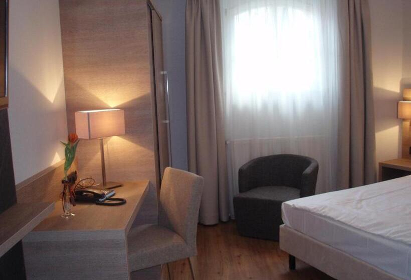 スタンダードシングルルーム, Doctor Weinstube