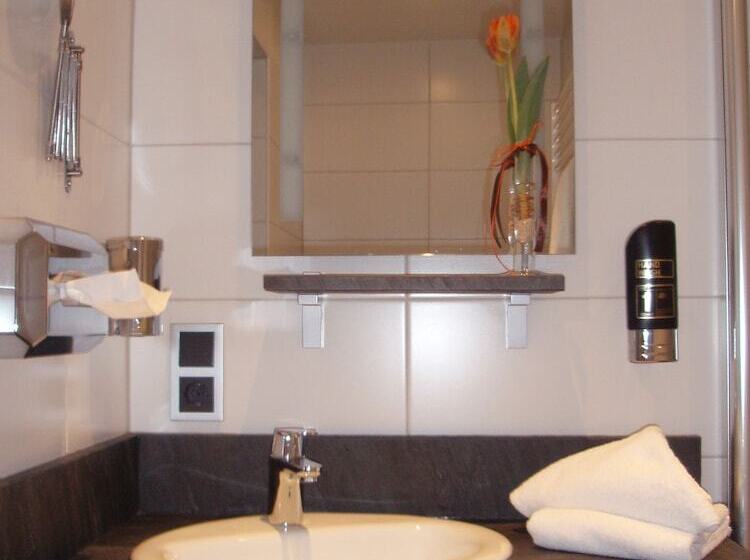 スタンダードルーム, Doctor Weinstube