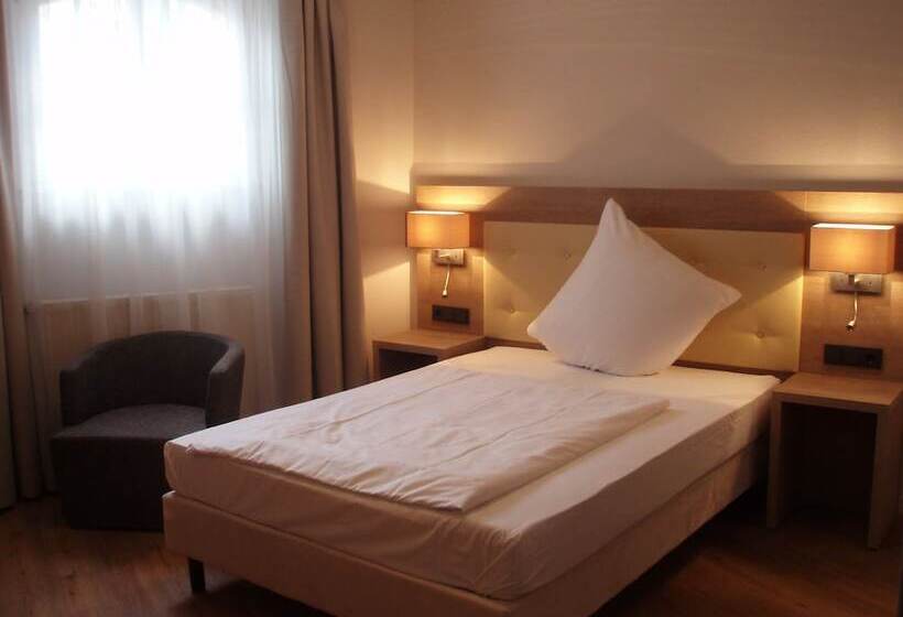 スタンダードシングルルーム, Doctor Weinstube