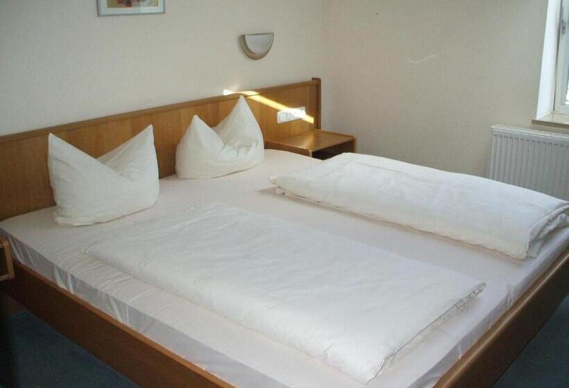 חדר סטנדרט לשלושה, Apollo Garni