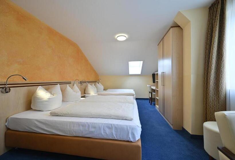 חדר סטנדרט לשלושה, Apollo Garni