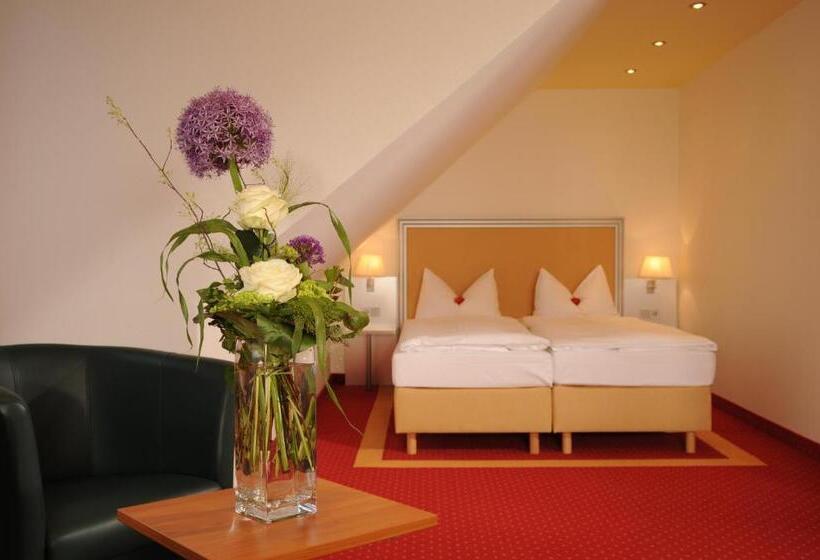 スタンダードトリプルルーム, Celler Hof