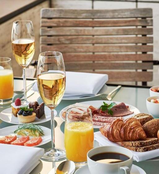 スタンダードスタジオ, The Mandala Suites