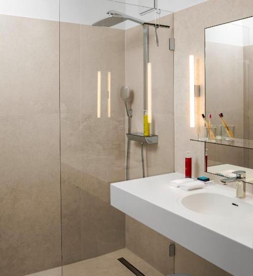 スタンダードスタジオ, The Mandala Suites