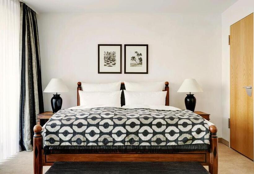 スタンダードスタジオ, The Mandala Suites