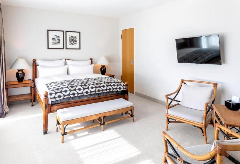 استودیوی استاندارد, The Mandala Suites