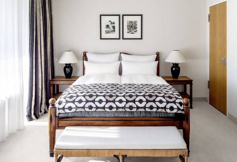 استودیوی استاندارد, The Mandala Suites