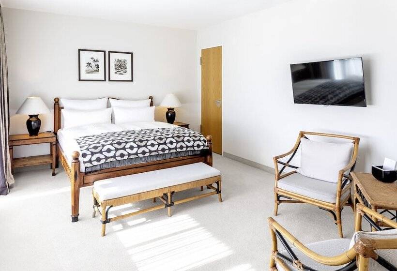 スタンダードスタジオ, The Mandala Suites