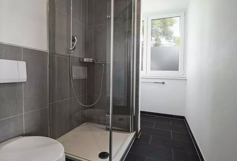 Standard Kolmen Hengen Huone, B&B HOTEL Krefeld-Süd