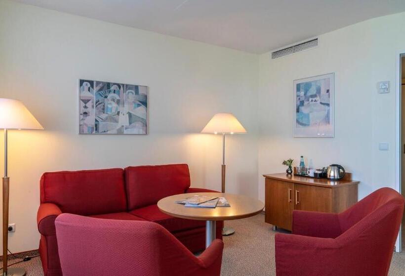 Люкс, Globana Airport