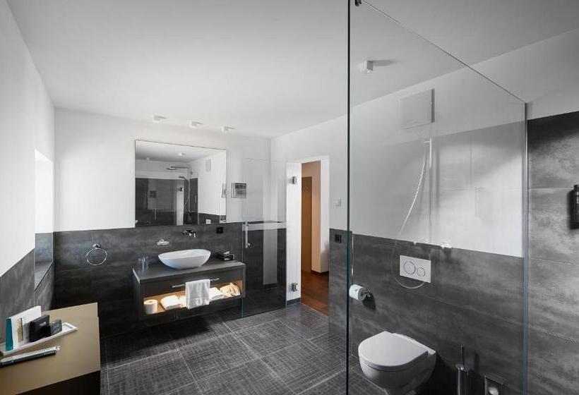 ジュニアスイート, Schloss Reinach