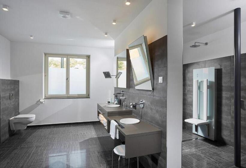 スイート, Schloss Reinach