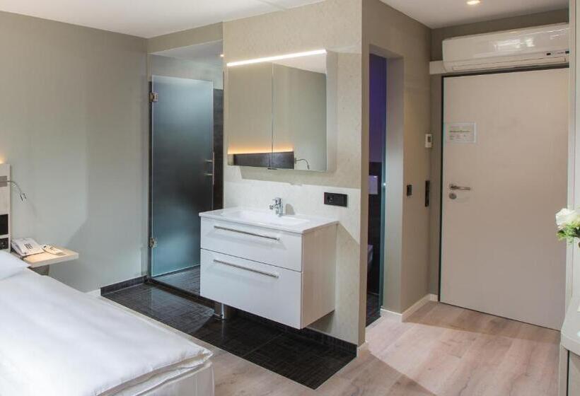 デラックスルーム, Schloss Reinach