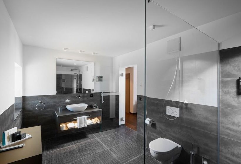 ジュニアスイート, Schloss Reinach