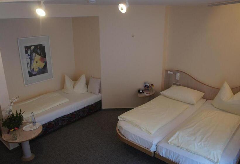 스탠다드 트리플 룸, Stadthotel Engel
