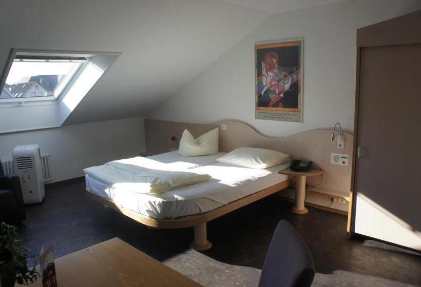 스탠다드 트리플 룸, Stadthotel Engel