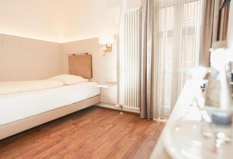 单人经济间, Stadthotel Engel