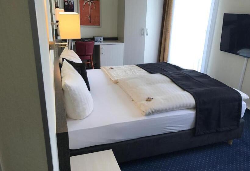 스탠다드 발코니 룸, Parkhotel Neubrandenburg