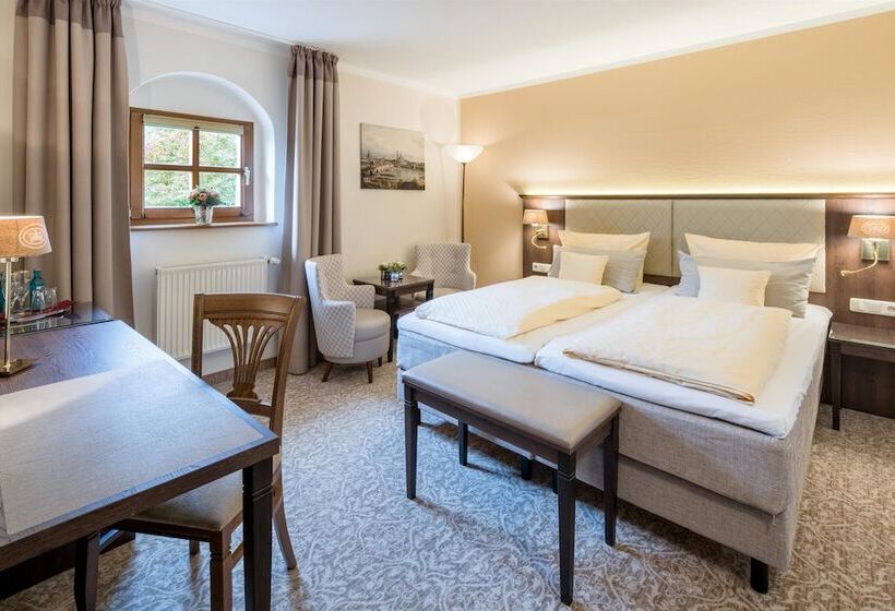 غرفة قياسية ثلاثية, Schlosshotel Klaffenbach