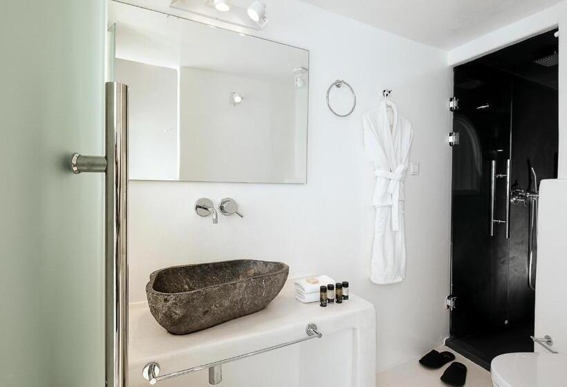 配有游泳池的小型套房, Dana Villas & Infinity Suites