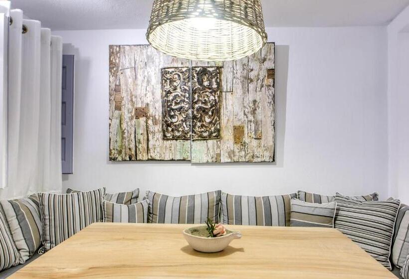 带1个卧室的高档别墅, Dana Villas & Infinity Suites