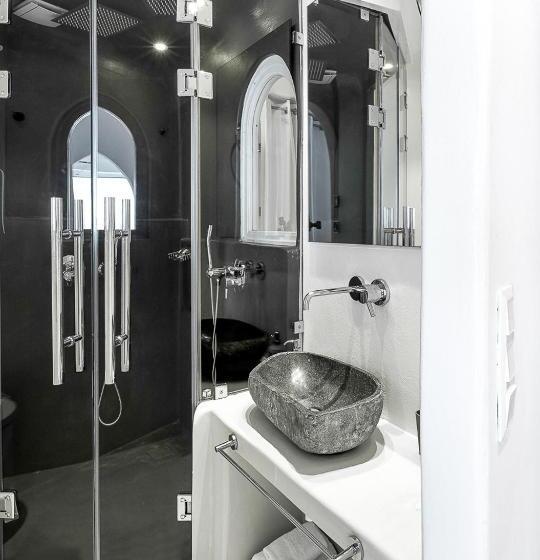 高级套房, Dana Villas & Infinity Suites