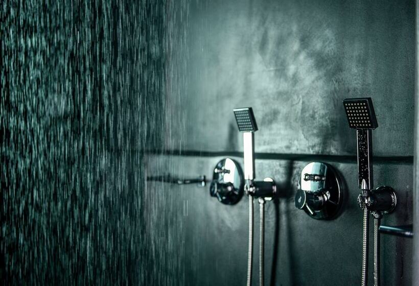 套房配有游泳池, Dana Villas & Infinity Suites