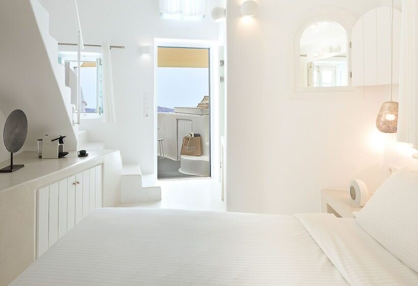 配有游泳池的小型套房, Dana Villas & Infinity Suites