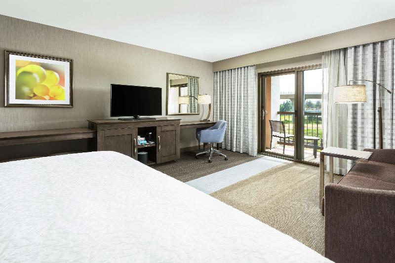 套房配有游泳池, Dana Villas & Infinity Suites