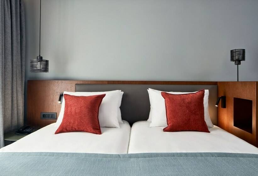 スタンダードルーム, Achilleas