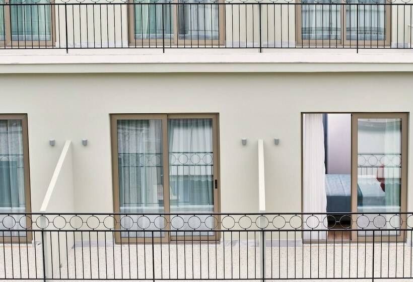 ジュニアスイート, Achilleas