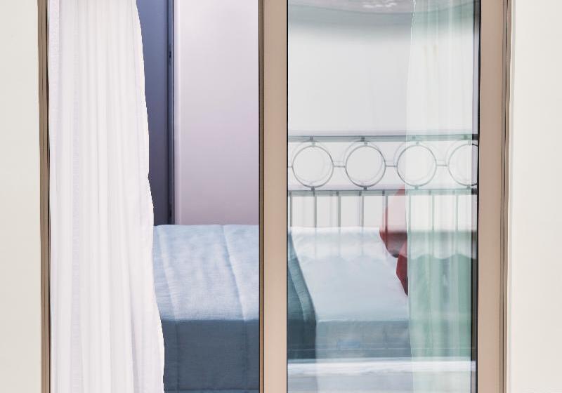 スーペリアールーム, Achilleas