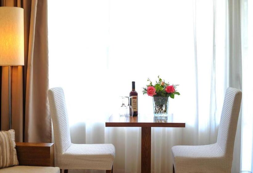 סוויטה נוף לים, Mitsis Alexander The Great