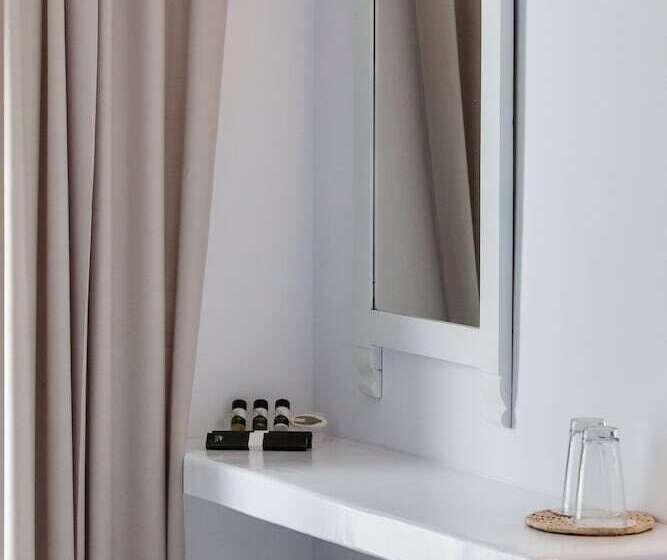 带泳池观景的豪华房, Polos Hotel Paros