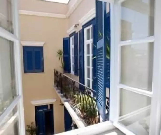 سوییت با چشم‌انداز باغ, Suites Pandora