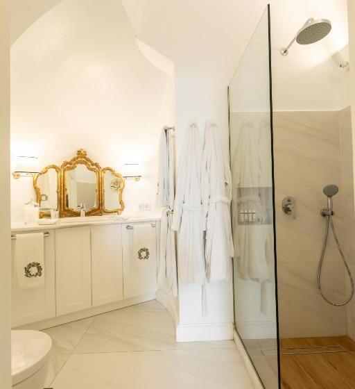 스탠다드 룸, The Tsitouras Collection