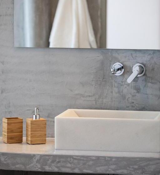 带泳池观景的豪华房, Polos Hotel Paros