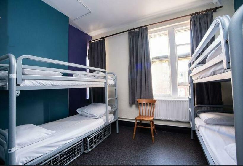공동 객실, Kinlay House Hostel
