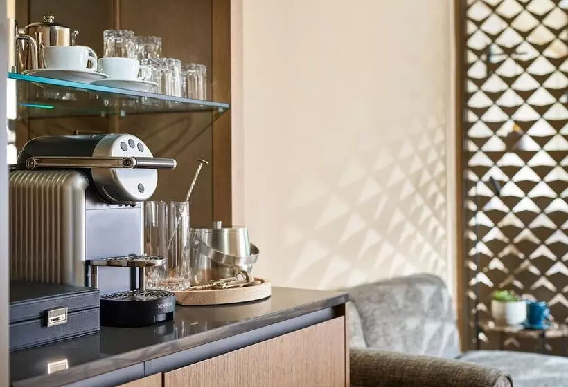 استودیوی استاندارد, Herbert Park Hotel And Park Residence