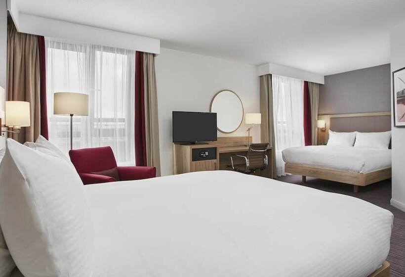 디럭스 룸, Hilton Garden Inn Dublin City Centre