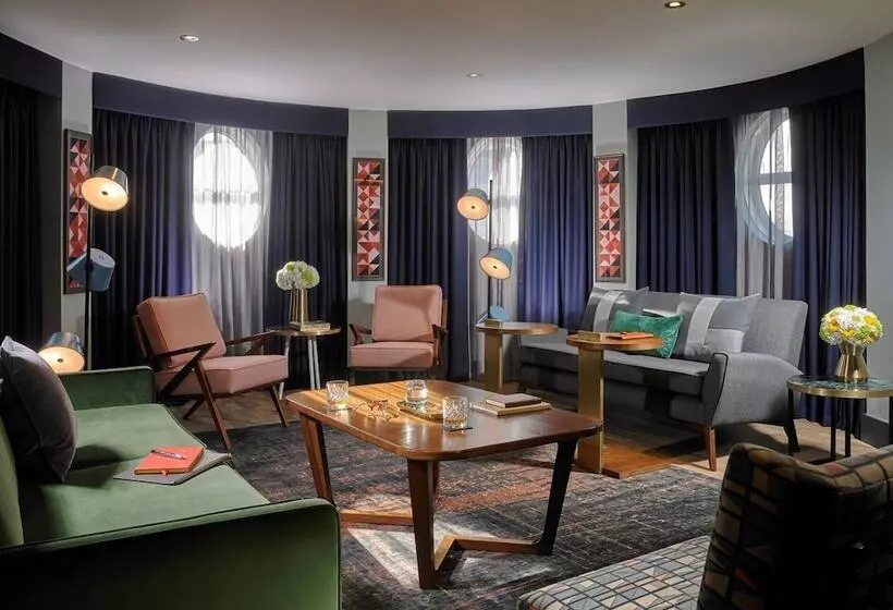 Suite, The Alex