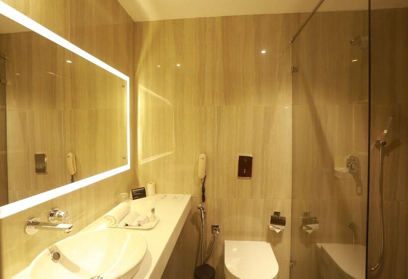 豪华房间, The Avenue Regent