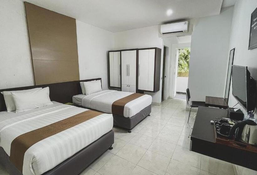 חדר דלוקס, Lpp Convention Hotel Demangan