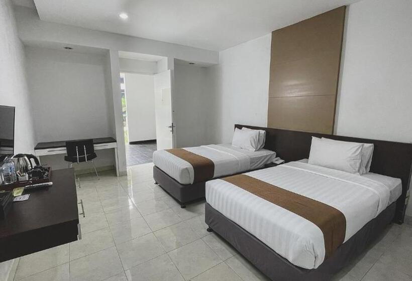 חדר דלוקס, Lpp Convention Hotel Demangan