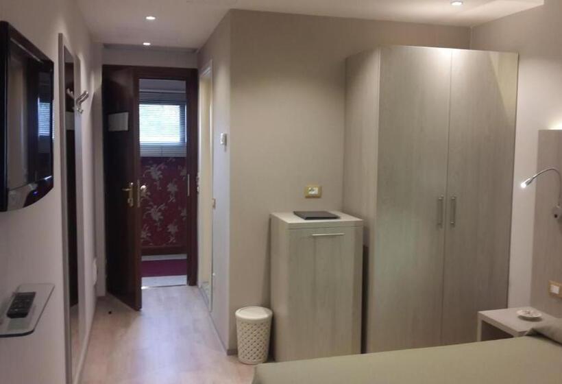 コンフォートルーム, Alexander